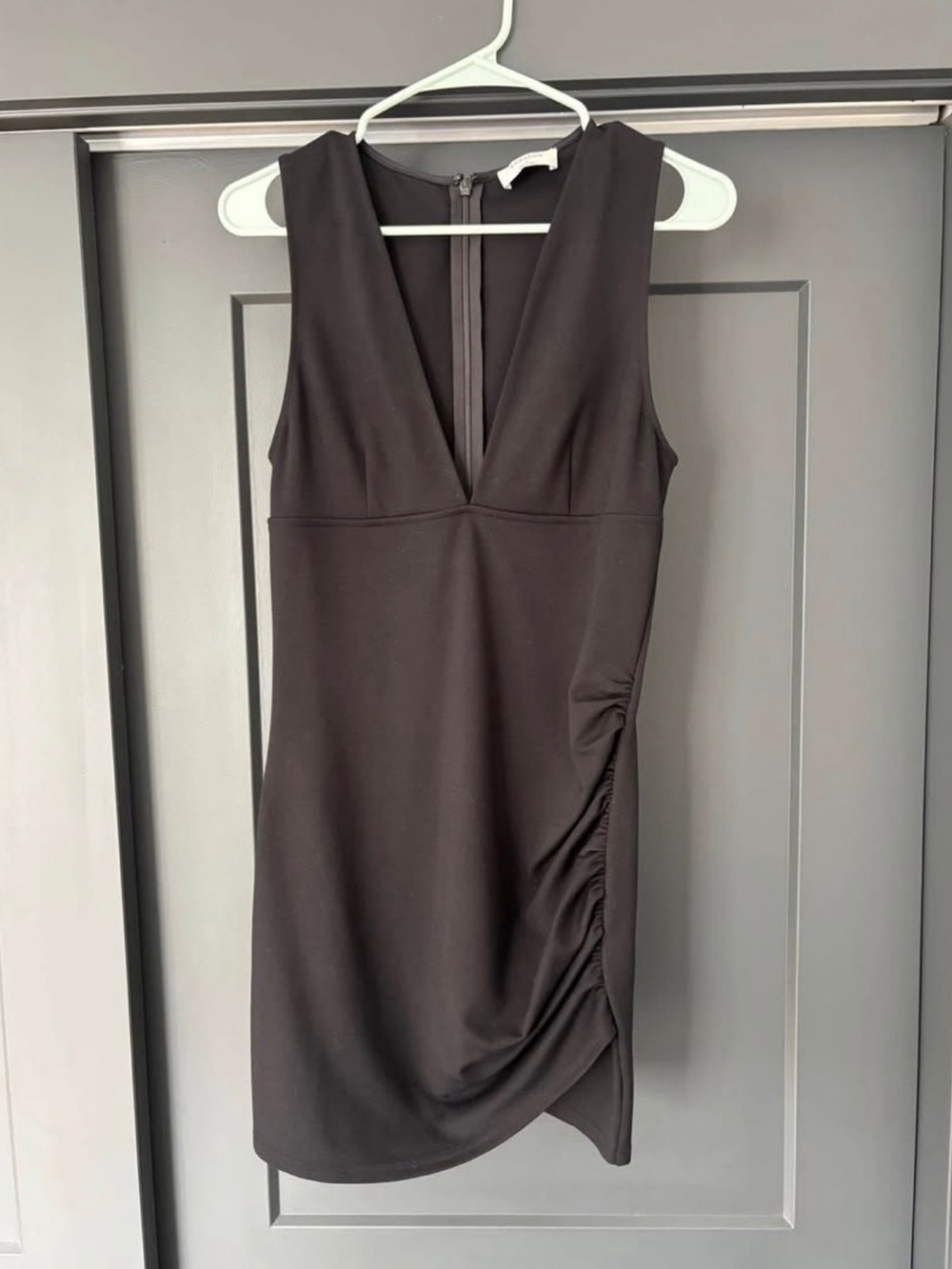 Babaton Black Sleeveless V-Neck Ruched Mini Dress